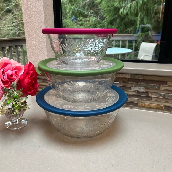 Princess House Glass Mixing Bowl Set with Multicolor Lids